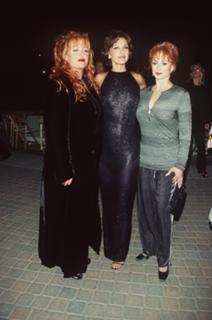 Ashley Judd feet photo thumbnail