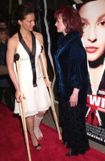 Ashley Judd feet photo thumbnail