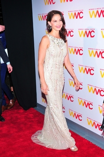 Ashley Judd feet photo thumbnail