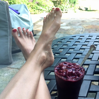 Ashley Judd feet photo thumbnail