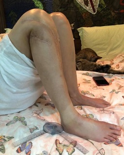 Ashley Judd feet photo thumbnail