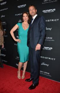 Ashley Judd feet photo thumbnail