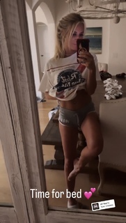 Ashley Kolfage feet photo 1