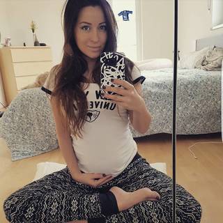 Ashley Leggat feet photo 8