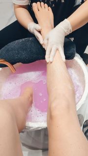 Ashley Leggat feet photo 3