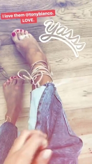 Ashley Madekwe feet photo thumbnail