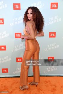 Ashley Moore feet photo 9