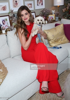 Ashley Newbrough feet photo 7