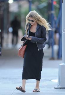 Ashley Olsen feet photo thumbnail