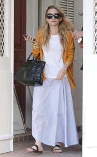 Ashley Olsen feet photo thumbnail