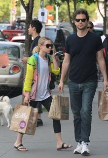 Ashley Olsen feet photo thumbnail