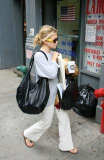 Ashley Olsen feet photo thumbnail