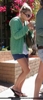 Ashley Olsen feet photo thumbnail
