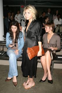 Ashley Olsen feet photo thumbnail