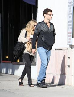 Ashley Olsen feet photo thumbnail