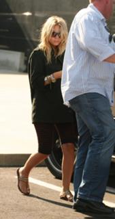 Ashley Olsen feet photo thumbnail