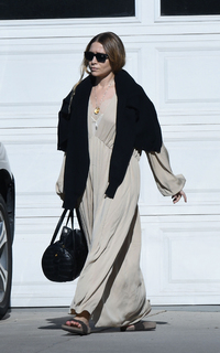 Ashley Olsen feet photo thumbnail