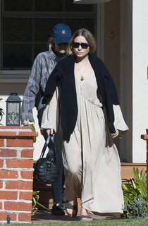 Ashley Olsen feet photo thumbnail
