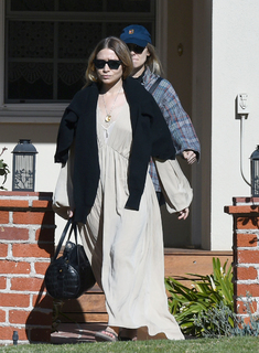 Ashley Olsen feet photo thumbnail