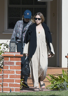 Ashley Olsen feet photo thumbnail