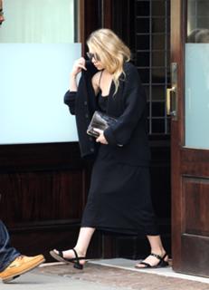 Ashley Olsen feet photo thumbnail