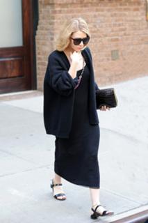 Ashley Olsen feet photo thumbnail