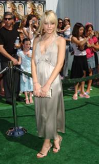 Ashley Olsen feet photo thumbnail