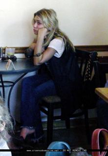 Ashley Olsen feet photo thumbnail