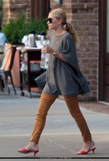 Ashley Olsen feet photo thumbnail