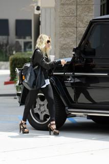 Ashley Olsen feet photo thumbnail
