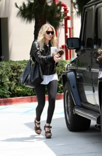Ashley Olsen feet photo thumbnail