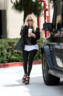 Ashley Olsen feet photo thumbnail