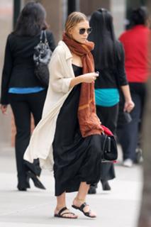 Ashley Olsen feet photo thumbnail