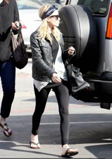 Ashley Olsen feet photo thumbnail