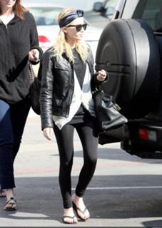 Ashley Olsen feet photo thumbnail