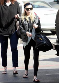 Ashley Olsen feet photo thumbnail