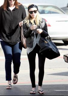 Ashley Olsen feet photo thumbnail