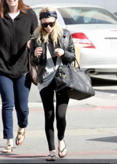 Ashley Olsen feet photo thumbnail