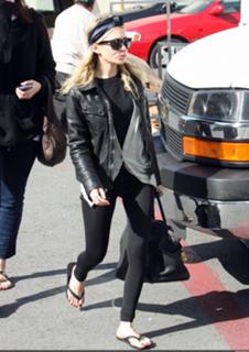 Ashley Olsen feet photo thumbnail