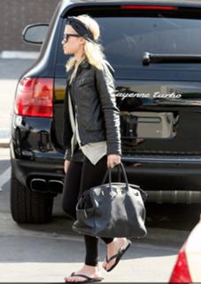Ashley Olsen feet photo thumbnail
