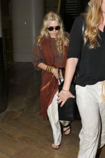 Ashley Olsen feet photo thumbnail