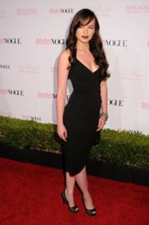 Ashley Rickards feet photo thumbnail