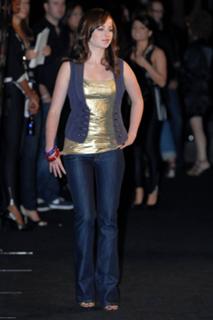 Ashley Rickards feet photo thumbnail