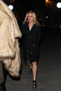 Ashley Roberts feet photo thumbnail