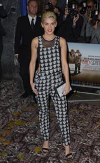 Ashley Roberts feet photo thumbnail