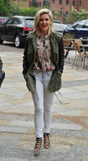 Ashley Roberts feet photo thumbnail