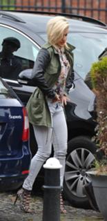 Ashley Roberts feet photo thumbnail