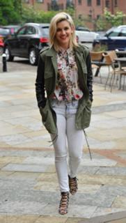 Ashley Roberts feet photo thumbnail