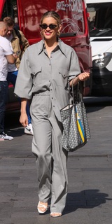 Ashley Roberts feet photo thumbnail