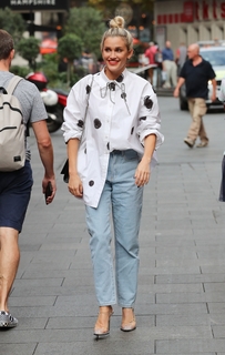 Ashley Roberts feet photo thumbnail